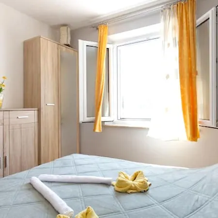 Charming In + Pool * פוצ'ישצ'ה