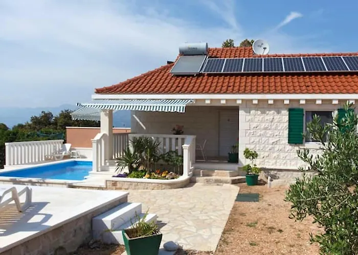 Villa Charming In + Pool Pucisca