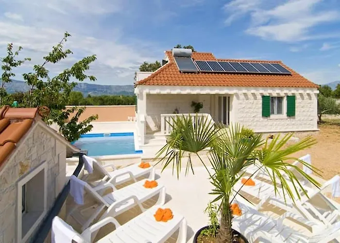 Charming In + Pool Villa Pucisca