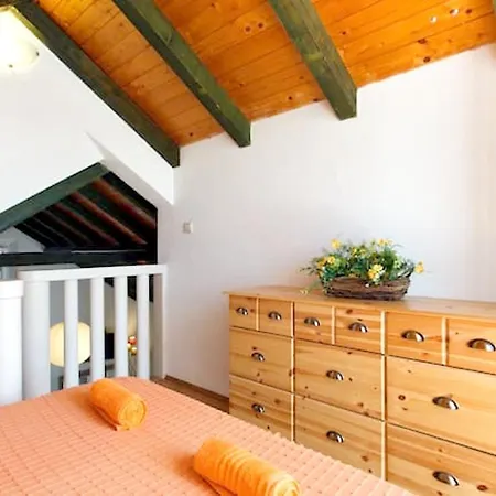 Villa Charming In + Pool Pucisca