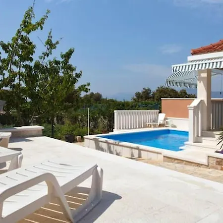 Charming In + Pool Villa *