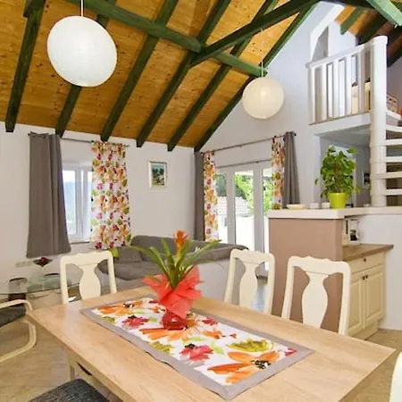 Charming In + Pool Villa *