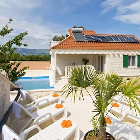 Charming In + Pool Villa Pucisca