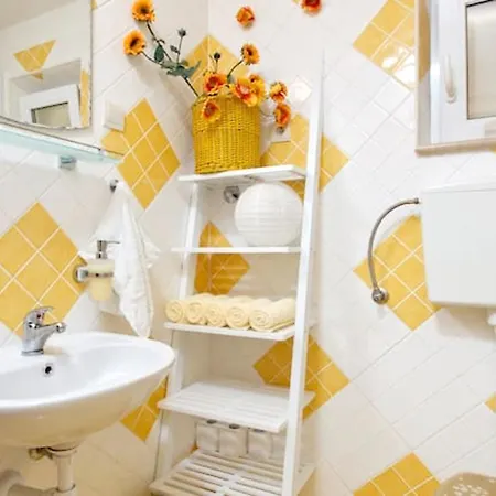 Charming In + Pool Pucisca