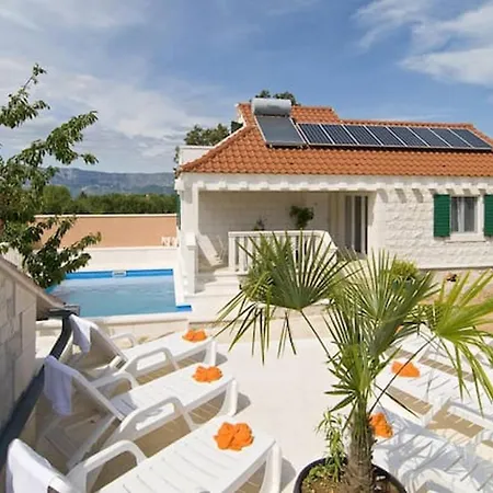 Charming In + Pool *