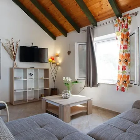 Vila Charming In + Pool Pucisca