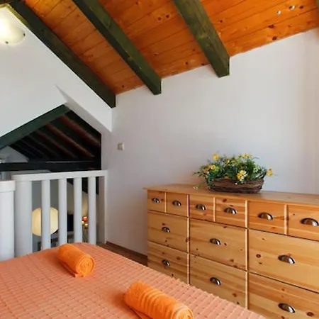 Charming In + Pool Vila Pucisca
