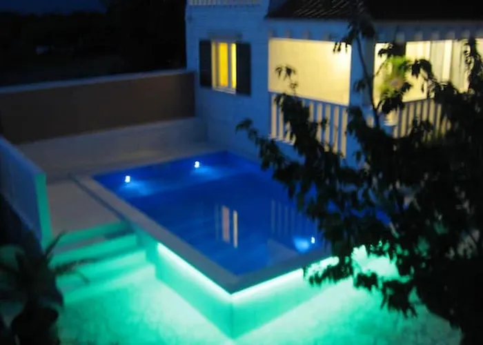 别墅 Charming In + Pool