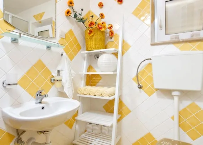 Charming In + Pool بوتشيتشا